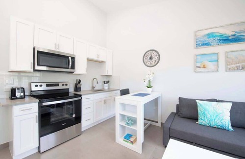 West Bay Condo | Summertime Suites #50 - One Bedroom & Pool