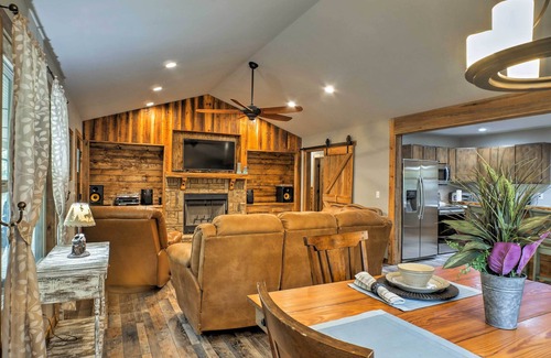Summerville House | Summerville Getaway w/Deck + On-Site Creek!