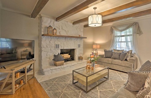 Summerville House | Summerville Home on 5 Acres Pool, Hot Tub and Deck!