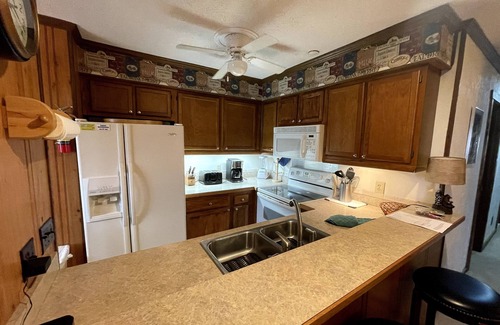 Snowshoe Condo | Summit Condo . near the Village. Summer is AMAZING here!