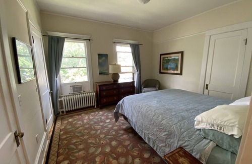 Summit Hill House | Summit/Crocus Hill Brownstone Location Location Location