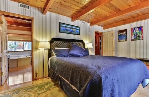 Summit Estates House | Summit Escape Lodge - Charming rustic cabin with hot tub, BBQ, and wood fireplace! Walk to Slopes!