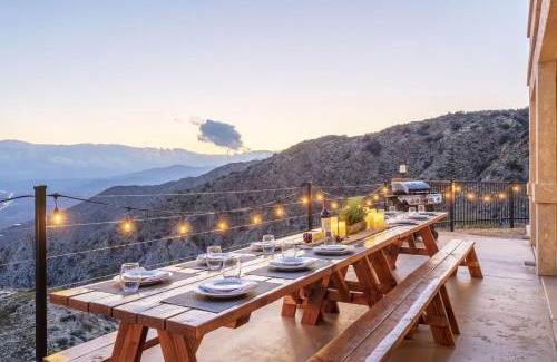 Yucca Valley House | Summit House Joshua Tree Iconic Mountain Estate with Spa Ping-Pong Pool Table Fire Pit