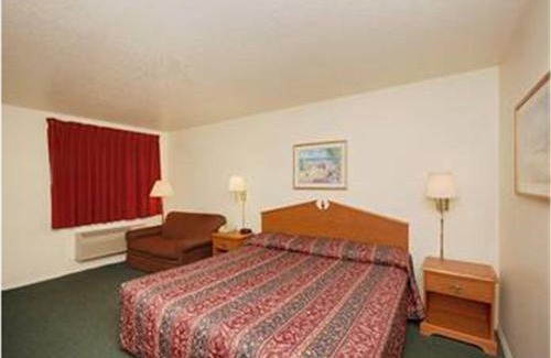 Hempstead Hotel | Summit Inn Hempstead