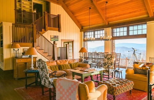 Banner Elk House | Summit Lodge - 180 degree views, hot tub, close to all area attractions, luxury gated community!