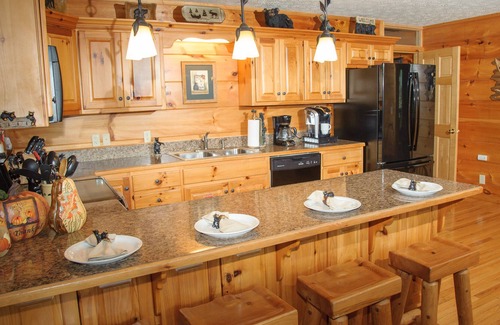 Black Bear Falls Cabin | Summit Lodge 5 Bedroom, 5 Baths, Sleeps 18 , Breathtaking Mountain View