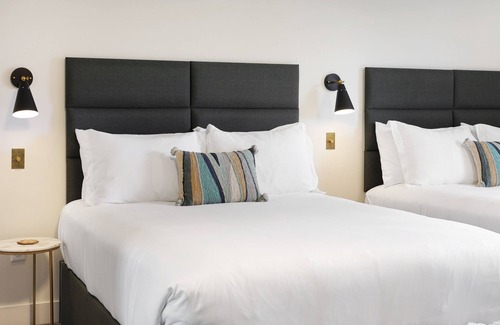 Mount Shasta Hotel | Summit Lofts, Mt Shasta, 2 Queen Beds #209