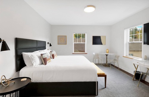 Mount Shasta House | Summit Lofts, View Mt Shasta, King Bed, #204