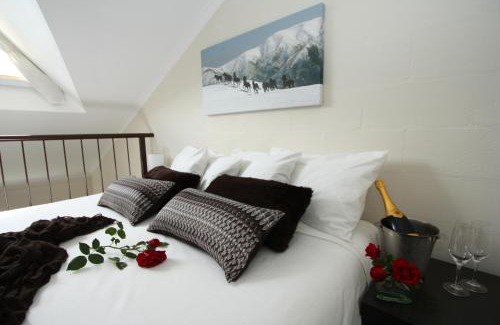 Falls Creek Cabin | Summit Ridge Alpine Lodge