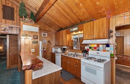 Summit Estates Cabin | Summit Secret by Destination Big Bear : Walk to Snow Summit! Foosball! BBQ! Fenced Yard!