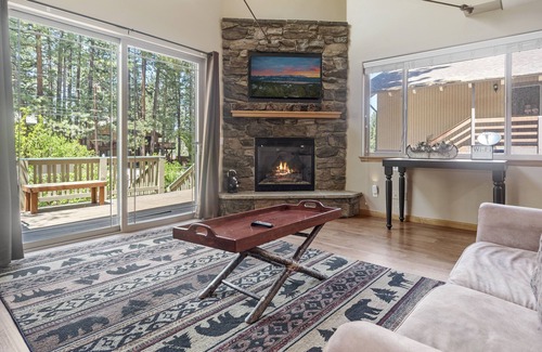 Summit Estates Cabin | Summit Shooting Stars - Cabins each with a Hot Tub and Game Room! Perfect location!