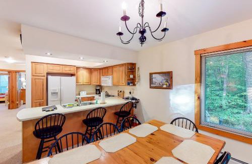 North Troy Apartment | Summit Solitude & Latitude Adjustment
