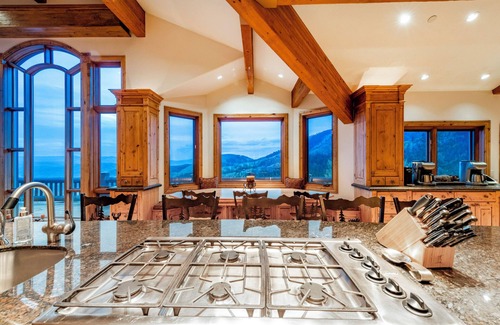Deer Valley Cabin | Summit View Lodge- Ski In/Out Access to Deer Valley. Deer Crest Community 🏔⛷n