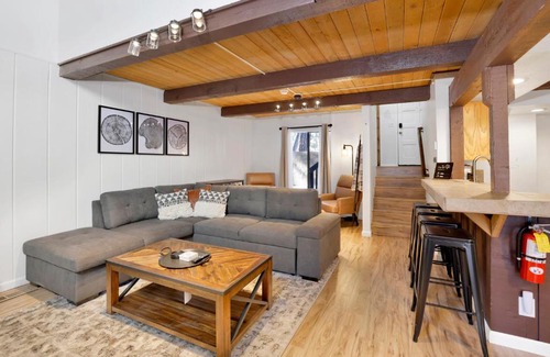 Big Bear Lake House | Summit View- Modern Two Story Furnished Resort Townhouse Condo- Walk to Ski Lift