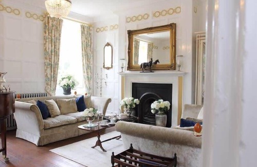 Barton-upon-Humber Other | Sumptuous Queen Anne Mansion in Idyllic Countryside Location
