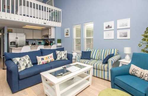 Surf City Condo | Sun And Surf - Top Floor 2 BR Surf Condo - Community Pool
