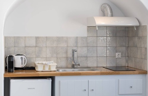 Finikia Hotel | Sun Angelos Oia - Luxury Cave Suites