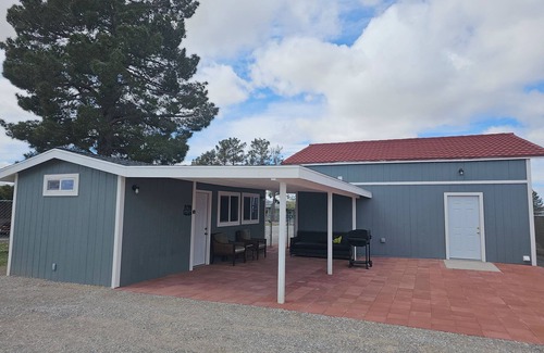 Pahrump Cabin | Sun Cabin #3 Mountain View Private Courtyard