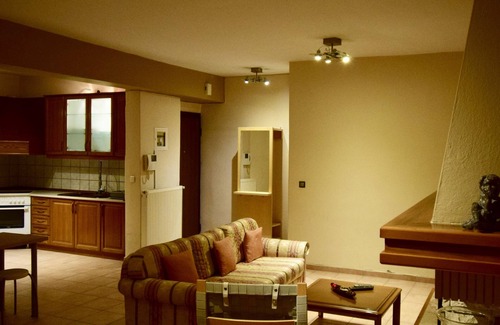 Pavlos Melas Condo | Sun City View apartment