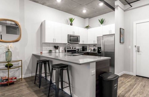 St. Petersburg - Clearwater Apartment | Sun & Culture | St. Pete 2BR Next to the Action