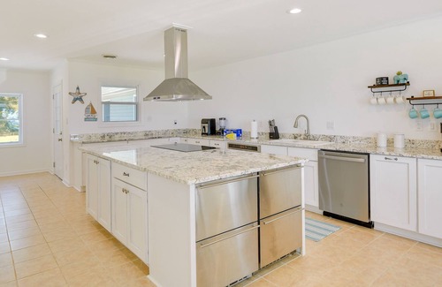 Point Lookout House | Sun-Dappled Waterfront Home on Potomac River!