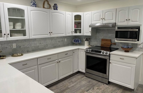 Central Beach House | Sun drenched 3-bedroom house in central Vero Beach with new pool/hot tub