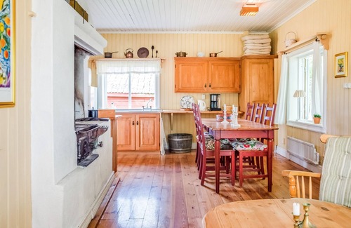 Flen Municipality House | Sun-drenched, Cosy Cabin in Peaceful Setting
