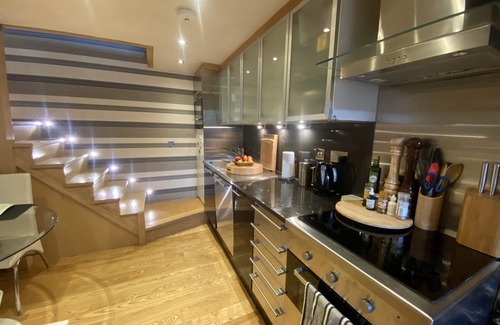 Munster Apartment | Sun-drenched Deck Quaint, Spacious 2bed 2bath