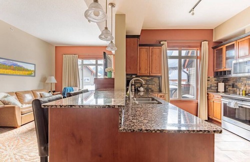Canmore Condo | Sun Drenched Escape S