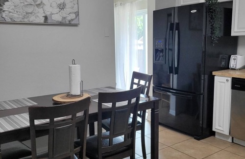 Seffner Community Alliance House | Sun Family Fun! Pool, Firepit, Gameroom Tampa area