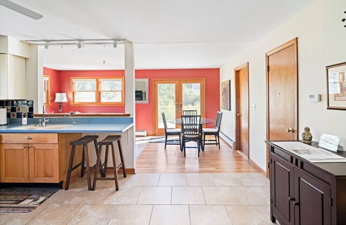 Lenox Dale House | Sun Filled Lenox Retreat - Minutes to Tanglewood!