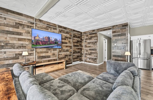 Downtown Buffalo Apartment | Sun-Filled Loft in Downtown Buffalo directly across from Shea's & Electric City