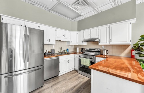 Downtown Buffalo Apartment | Sun-Filled Loft in Downtown Buffalo directly across from Shea's & Electric City