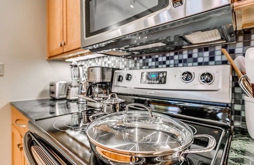 Midtown Apartment | Sun Filled Luxury Midtown Loft Perfect Location!