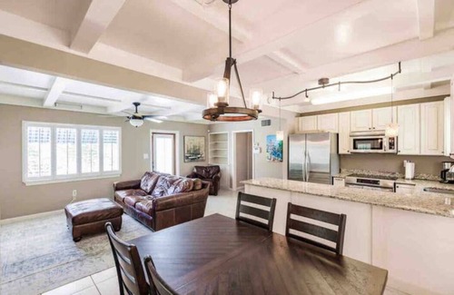 Alta Vista House | Sun Filled Sarasota Home With Office