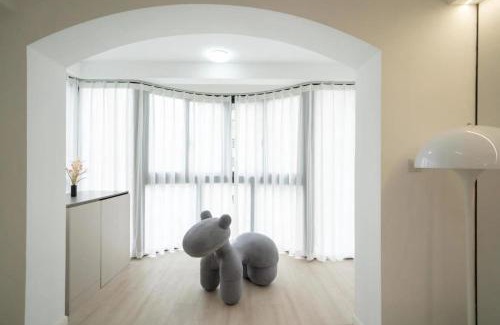 Huangpu Apartment | Sun great superior 2 bedrooms big house near YuYuan Garden