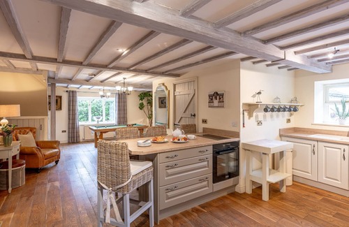 Constable Burton Cottage | Sun Hill Cottage - a cottage that sleeps 6 guests in 3 bedrooms
