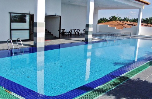 Taman Bunga Ros Hotel | Sun Inns Hotel Sitiawan