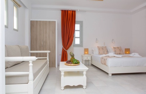 Naxos Bed & Breakfast | Sun Junior Suites - Sun and Moon