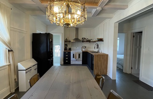 Upper Beaches House | Sun-kissed and Beautiful Upper Beach Bungalow