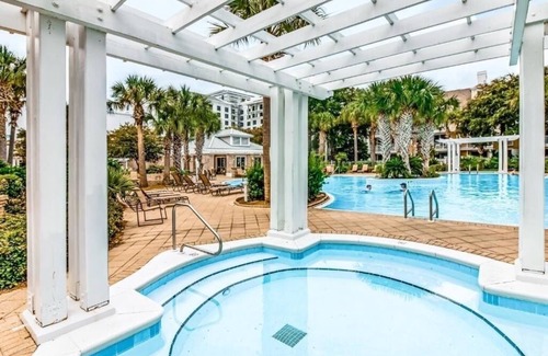 Villa Lago Condo | SUN KISSED condo, Fantastic Location w/pool