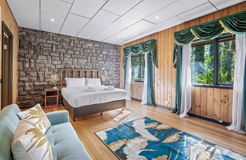 Emerald Cottage | Sun Kissed Cottages