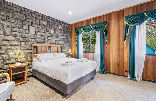 Emerald Cottage | Sun Kissed Cottages