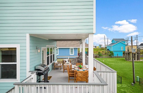 Pointe San Luis House | Sun-Kissed Swankienda