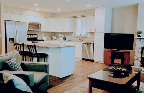 Chandler House | Sun Lakes 45 yrs and over in Chandler AZ. with free golf cart.