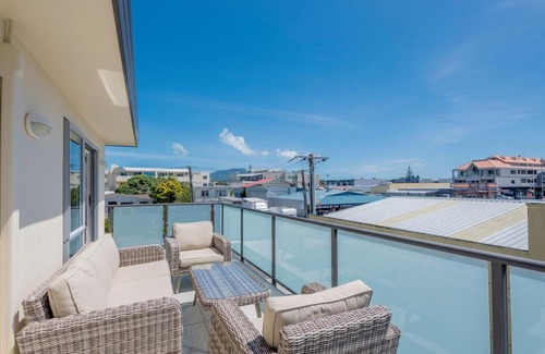 Paraparaumu Beach House | Sun on Seaview - Paraparaumu Beach Holiday Home