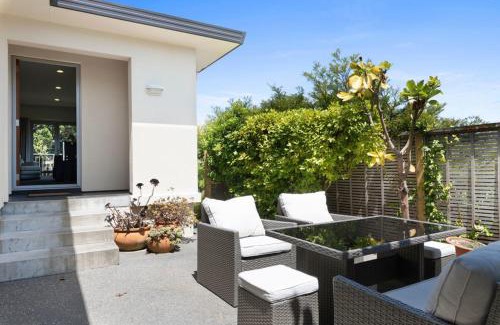 Paraparaumu Beach House | Sun on Seaview - Paraparaumu Beach Holiday Home