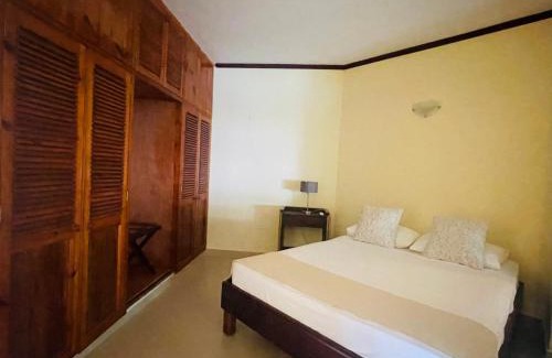 Beau Vallon House | Sun Properties and Resort Hotel