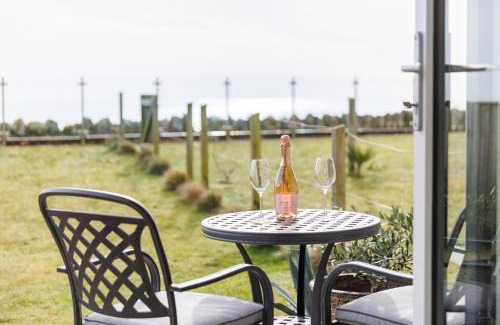 Sandown Apartment | Sun Rise