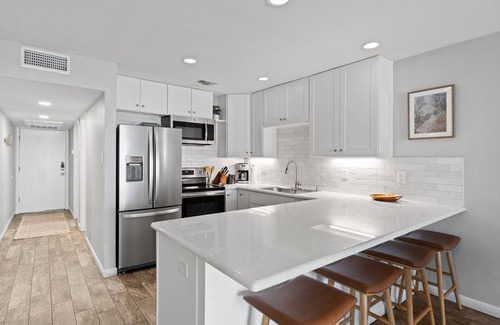Horseshoe Bay Condo | Sun’s Up Lakeside Condo